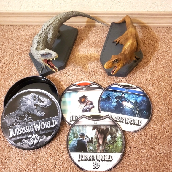 NEW Jurassic world Set from Universal studio - Picture 5 of 7